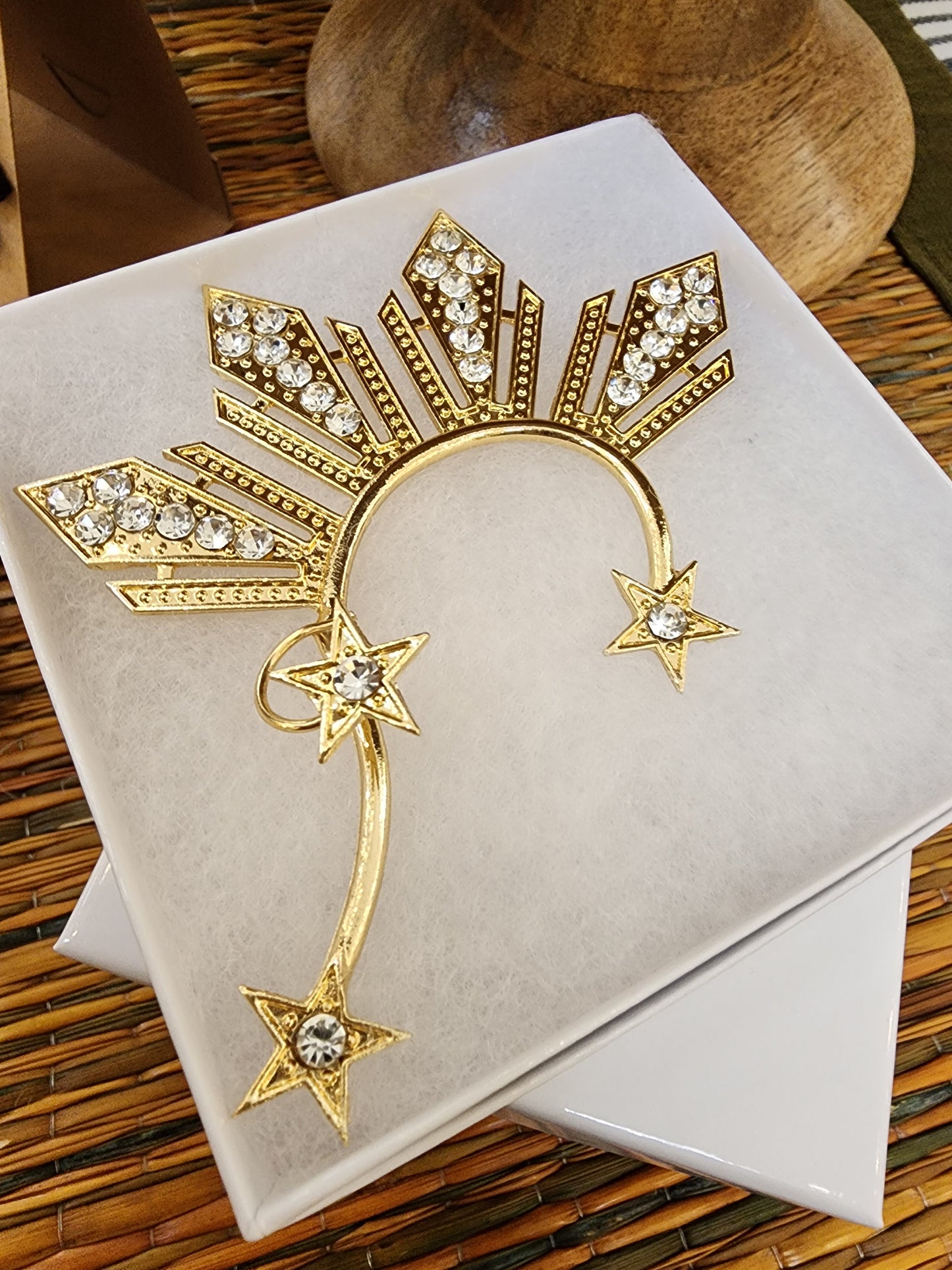 Ms Universe Ear Cuff